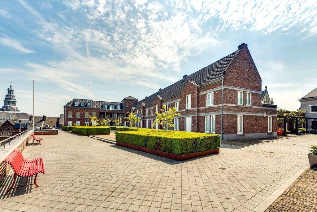 homes for rent on Helmstraat
